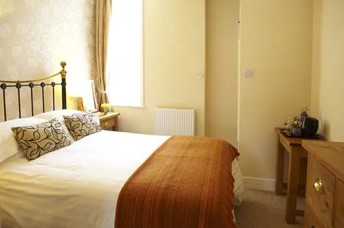 The Waves: Yorkshire Coast B&B