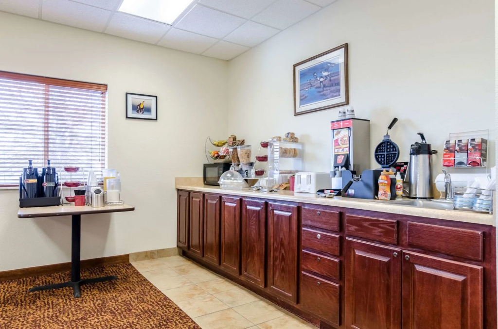 Rodeway Inn & Suites Hoisington