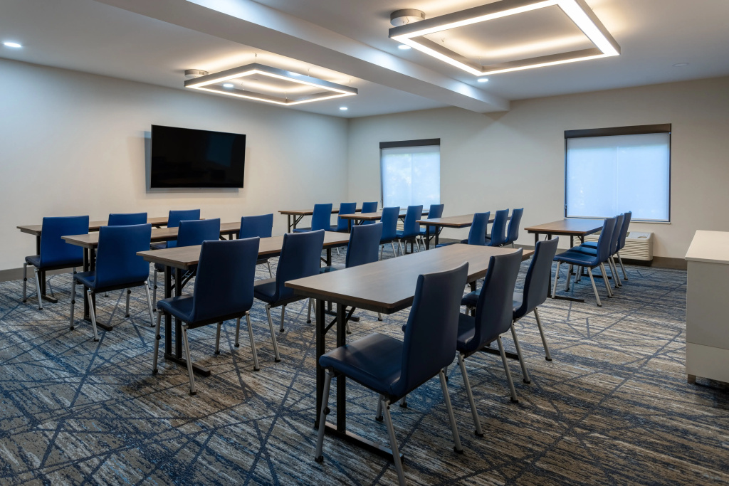 Holiday Inn Express Hotel & Suites Vineland Millville by IHG