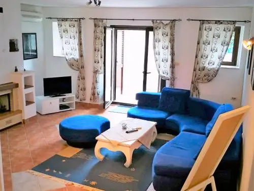 Apartments F&A