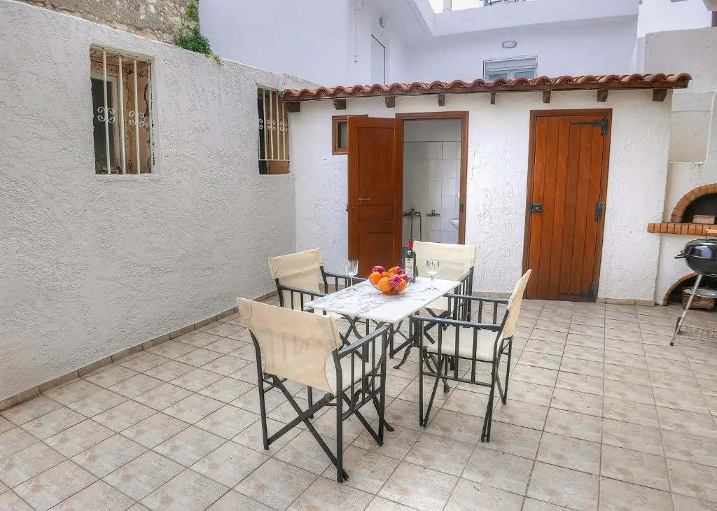 Stone House In Agia Paraskevi