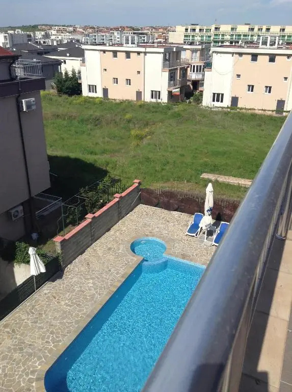 Dimitrov Apartments