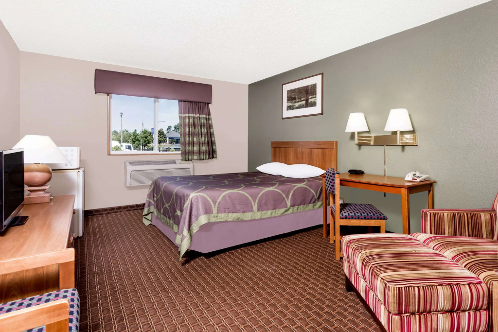 Super 8 by Wyndham Augusta Ft Eisenhower Area