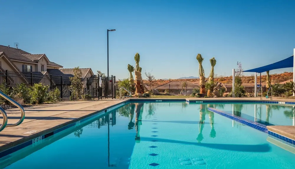 Sunshine Serendipity 4 Bedroom Apts by RedAwning
