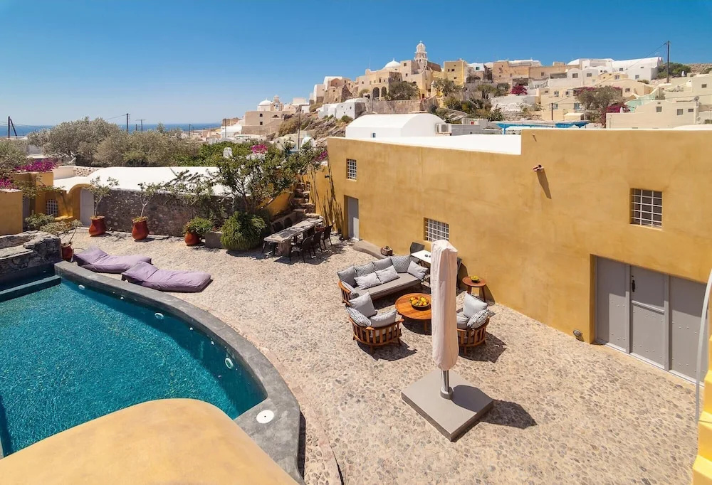 Nido House in Santorini
