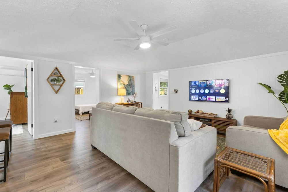 4 Mi to Dtwn Jensen Beach Cottage