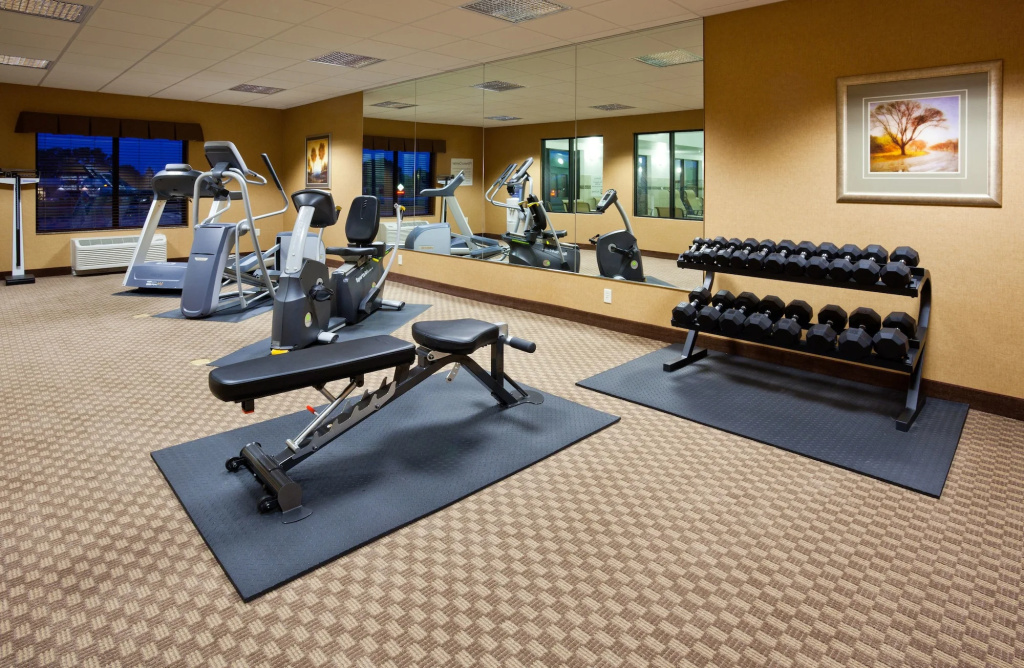 Holiday Inn Express & Suites - Mason City by IHG