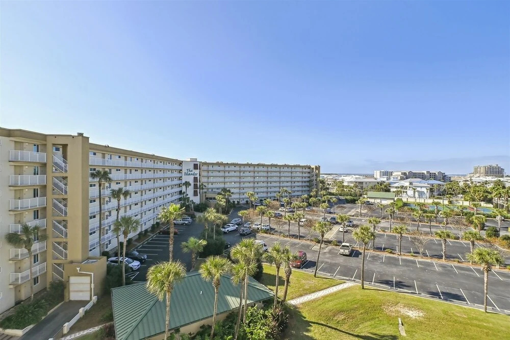 IR 518 is a Stunning 2 BR that has amazing Sunset views - sleeps 10 by RedAwning