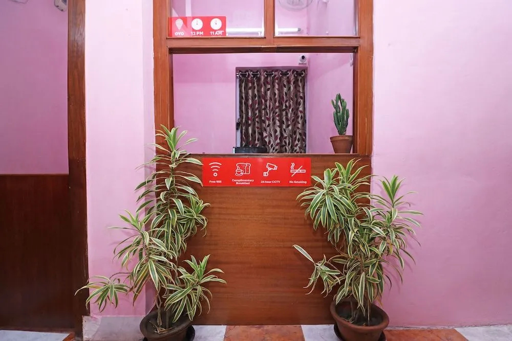 Oyo 17120 Somerest Guest House