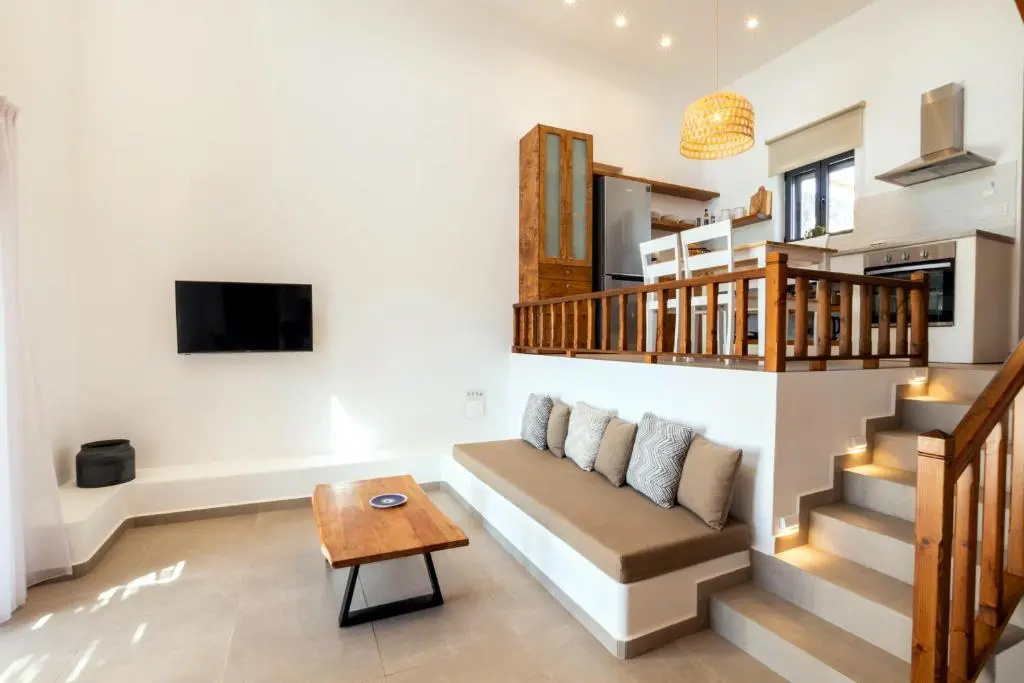 Cato Agro 4, Seafront Villa with Private Pool