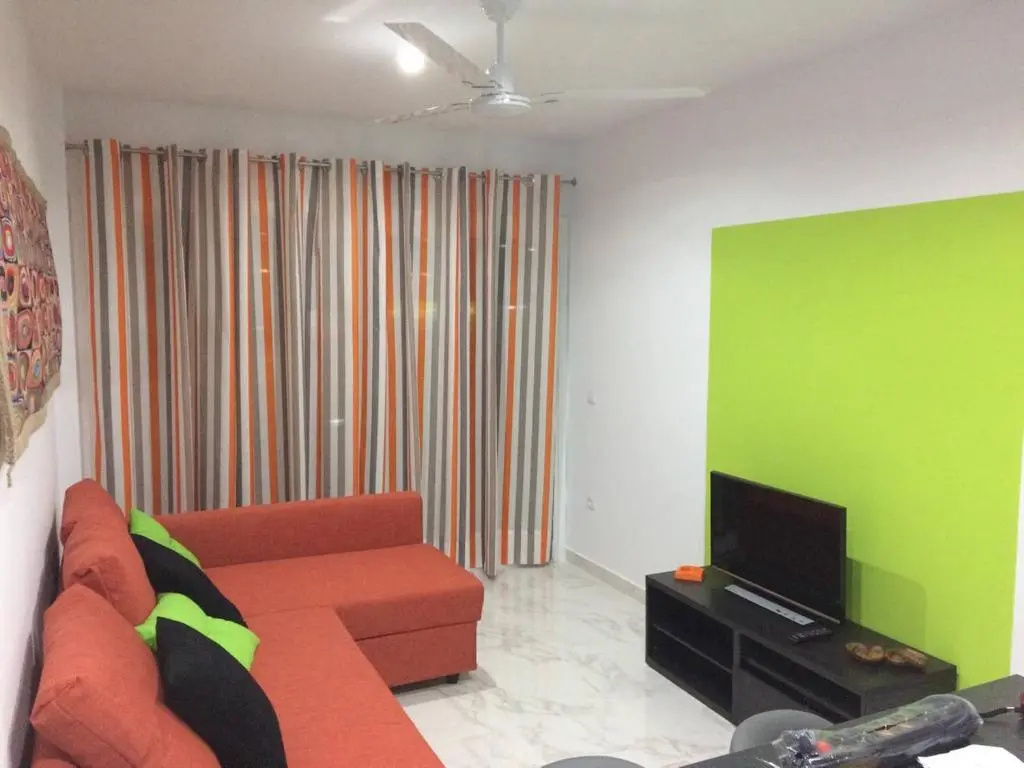 5 min walk from Yumbo 208