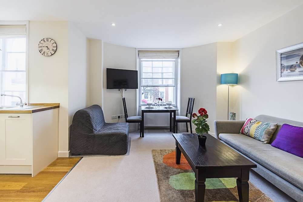 2 bed Fulham broadway apartment