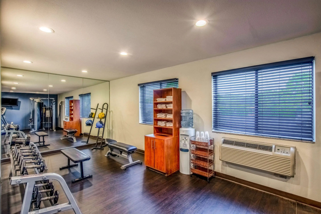 Country Inn & Suites by Radisson, Muskegon, MI