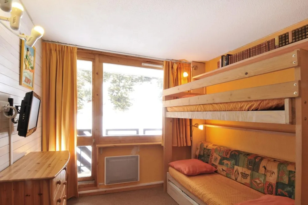 Residence Saintjacques Three-room Apartment in the Resort Center for 7 People Sj46