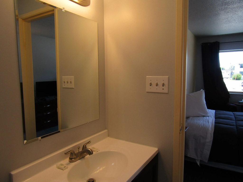 GREELEY UNIVERSITY INN/ GREELEY INN
