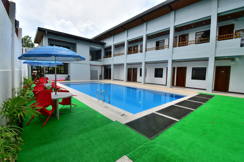 Charms Hotel
