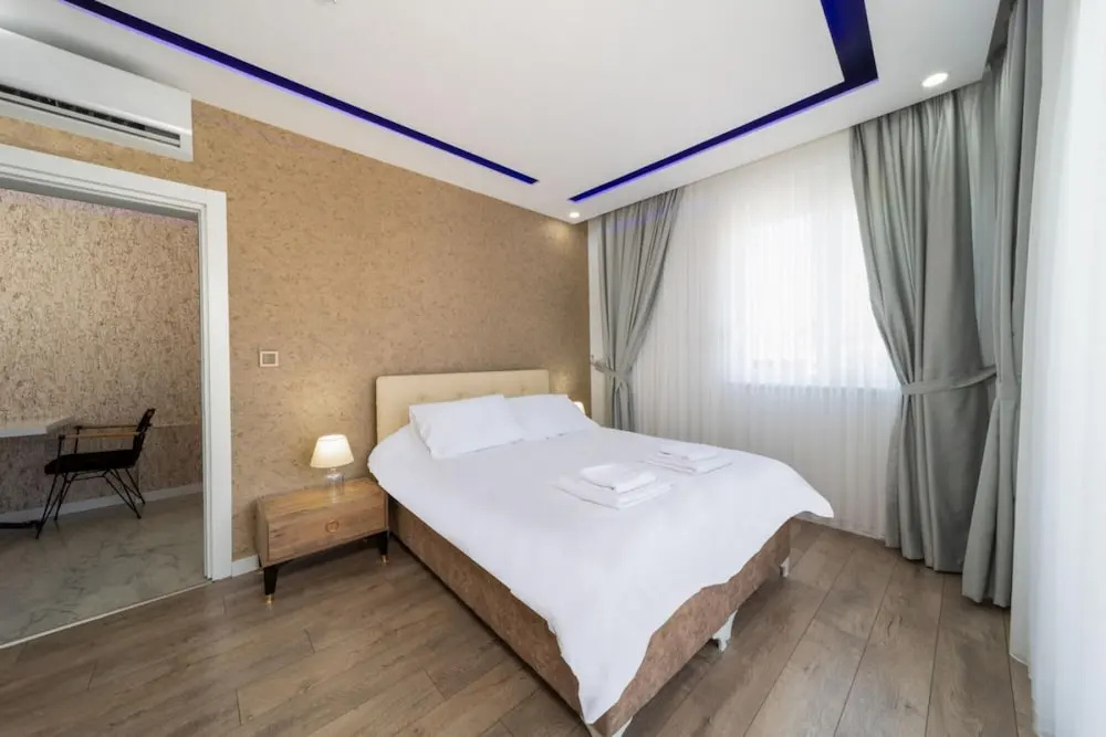 Modern and Central Flat Near Beach in Antalya