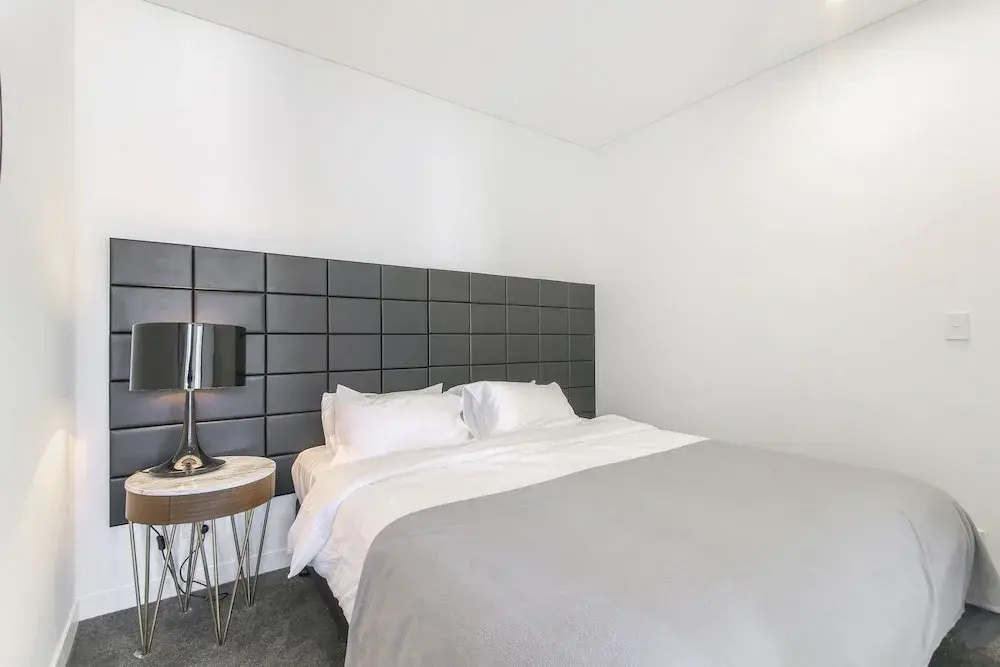 2 Bedroom Modern Apartment in Chatswood