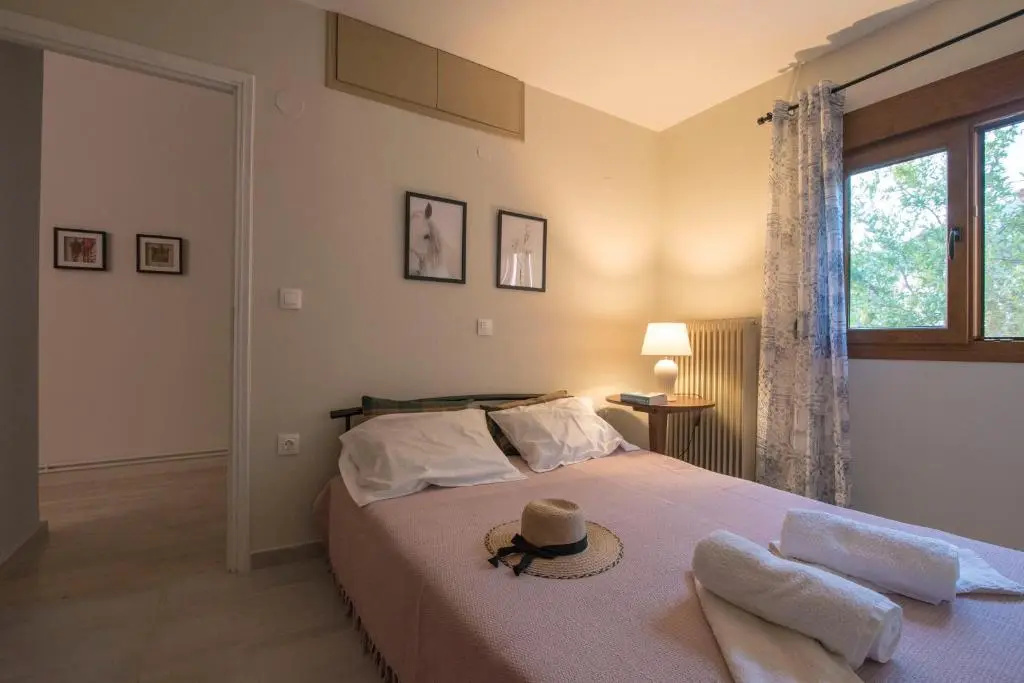 Kerasia'S Country House