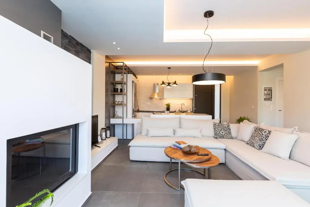 Nisos Villa, Pool & Heated SpaWhirlpool, Walking to Beach, By ThinkVilla