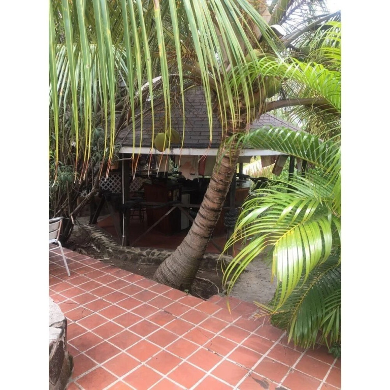 Dennis' Hideaway