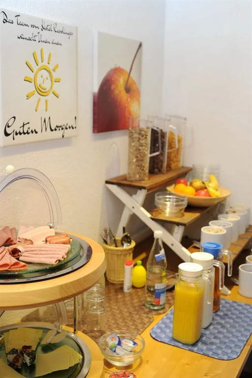 Hotel Karolinger - Self Check-In