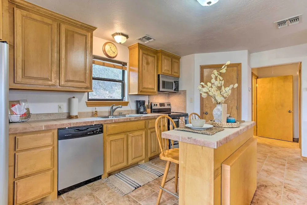 Medicine Park Cabin Rental with Mountain View