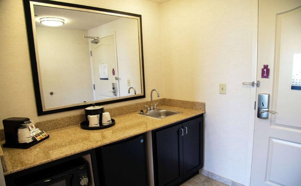 Hampton Inn & Suites Sharon
