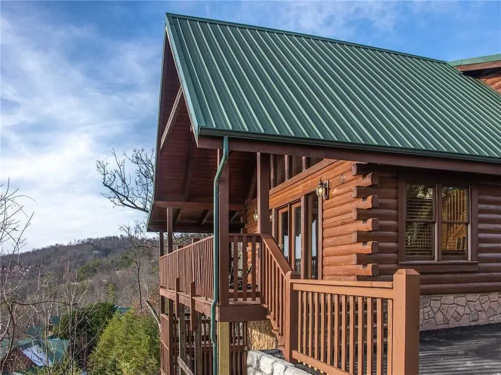 Timeless Mountain View, 3 Bedrooms, Pool Access, Hot Tub, Arcade, Sleeps 10