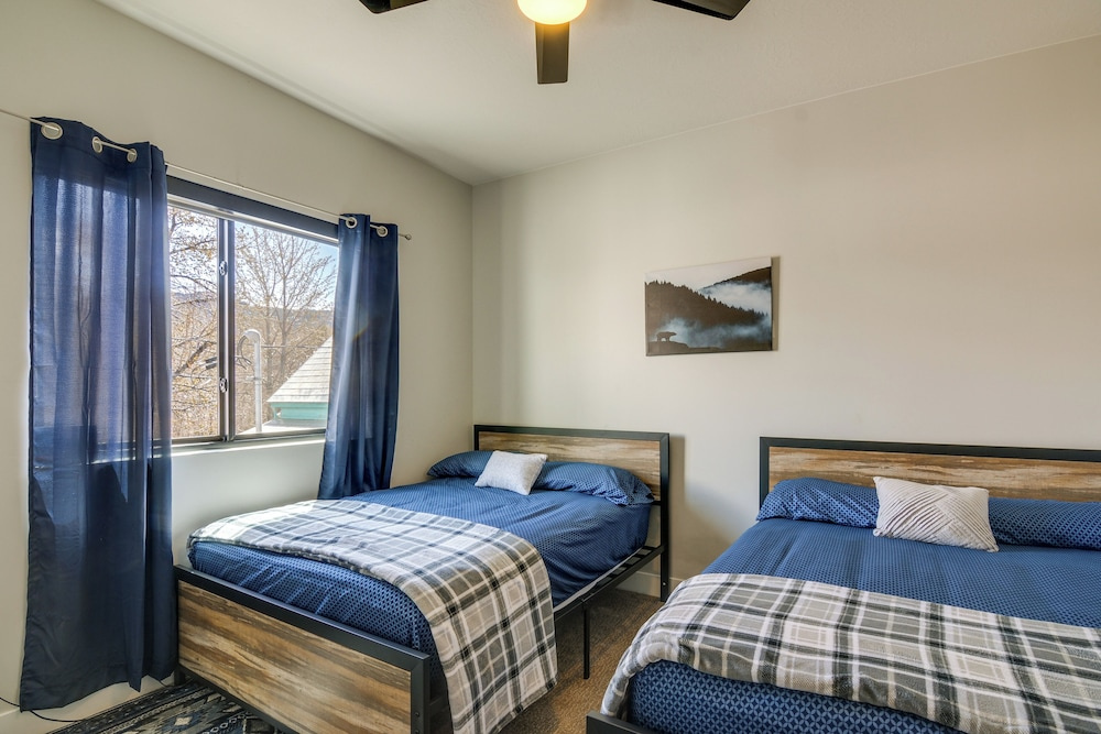 Gateway to Zion! Modern Home in Historic Parowan