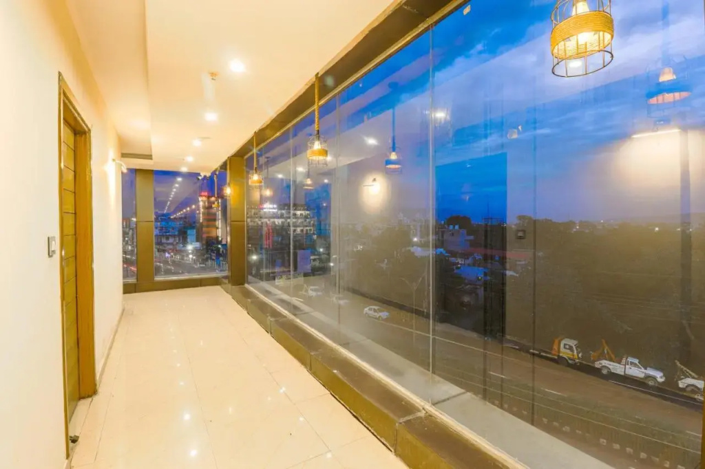 The Glory Hotel