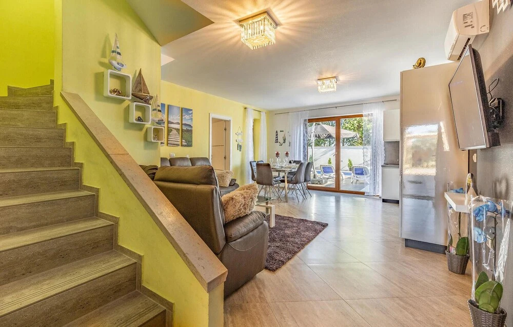 Beautiful Home In Banjole With Kitchen