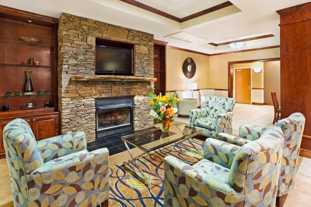 Holiday Inn Express & Suites Sylva - Western Carolina Area by IHG