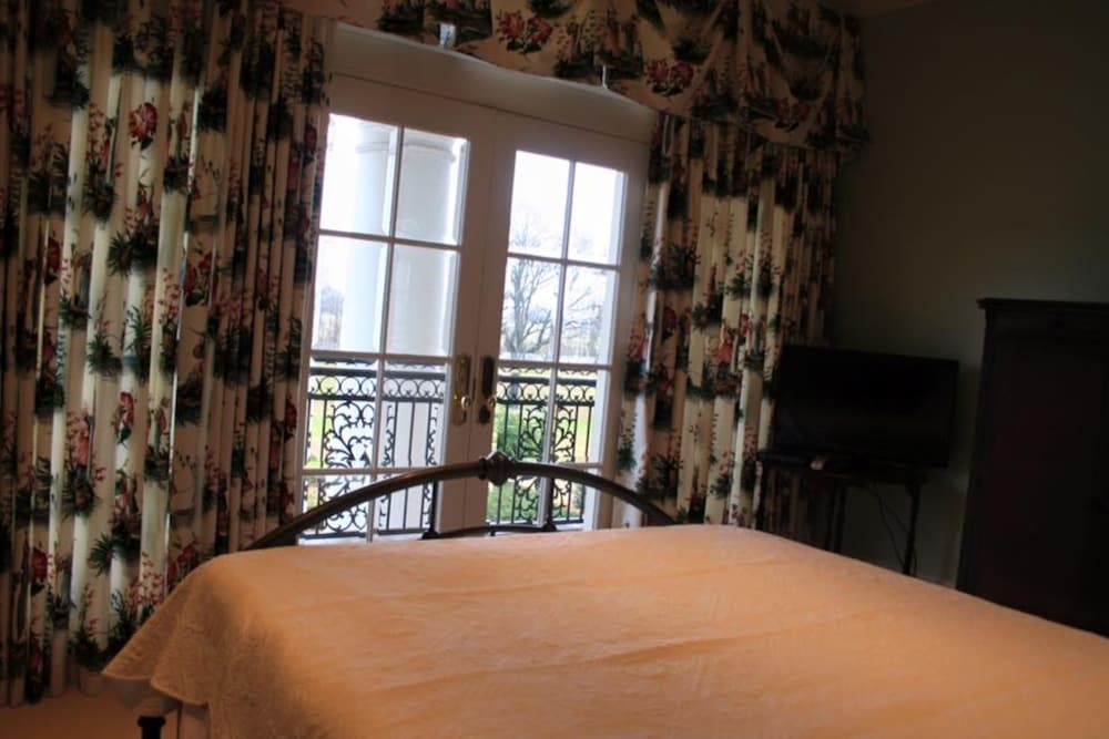 The Mansion at Red Hill