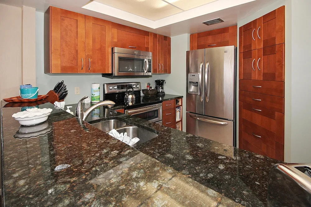 Land's End 301 Building 3 Beautiful end Unit / BAY Views!