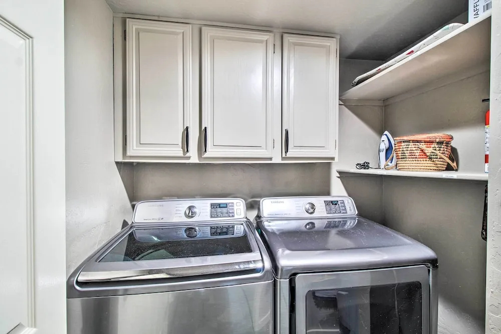 Cozy Condo Near Golfing & Hiking in Pinetop!
