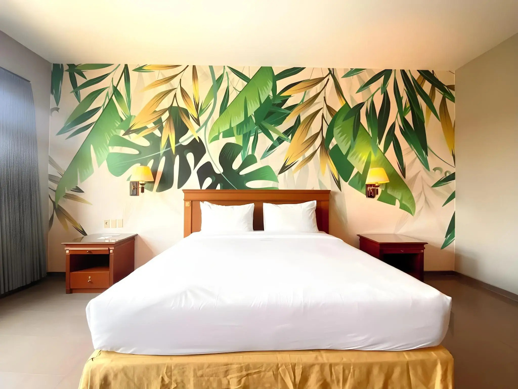 Hotel Golden Season
