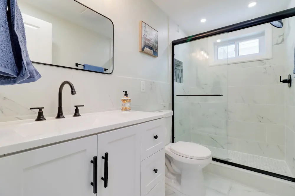 1 Mile to Henry Ford Hospital! Renovated Rental