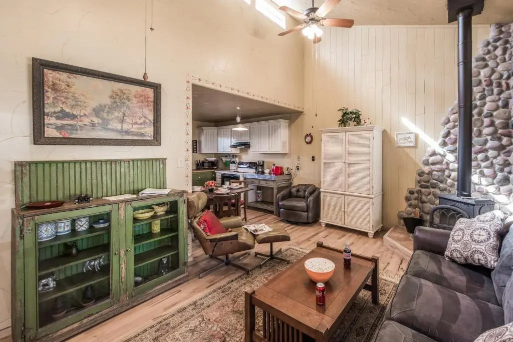 Fox Hollow Condo #35, 2 Bedrooms, Sleeps 4, Decks, Washer and Dryer