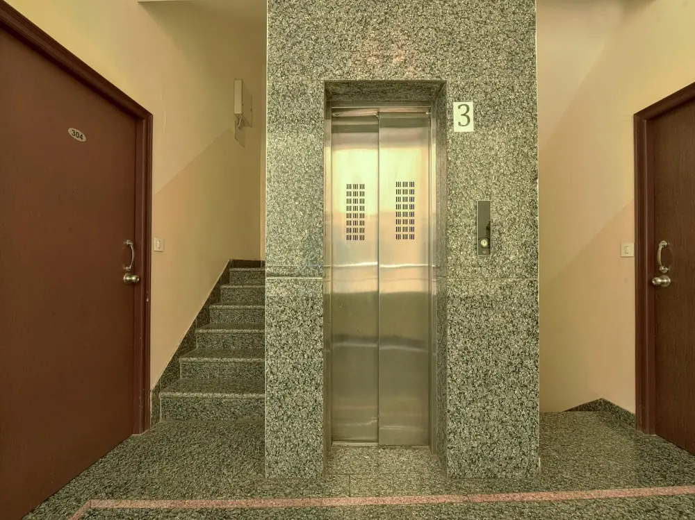 Hotel Golden Leaf