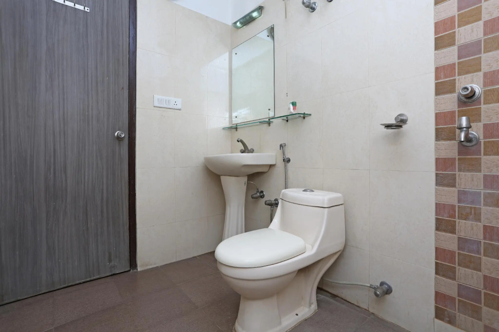 Hotel Om Paradise Near IGI Delhi Airport