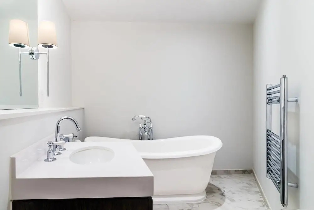 Luxury 3BR Home in Knightsbridge W/sauna, 6 Guests