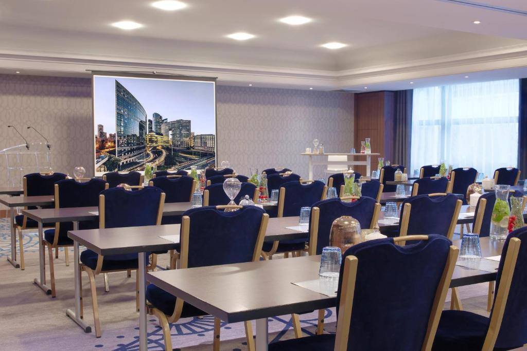 Renaissance Paris La Defense Hotel