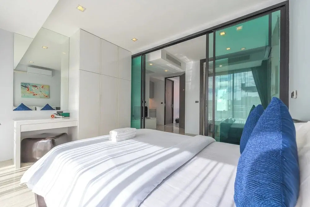 4BR Poolside 500m from Kata Beach V220