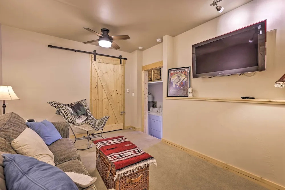 Cozy Condo w/ View, Walk to Steamboat Ski Resort!