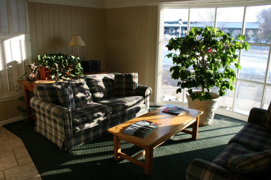 Alpine Inn & Suites Rockford