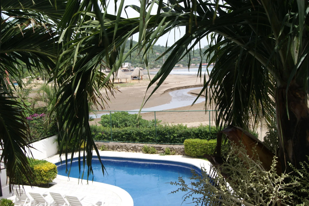 HC Liri Hotel