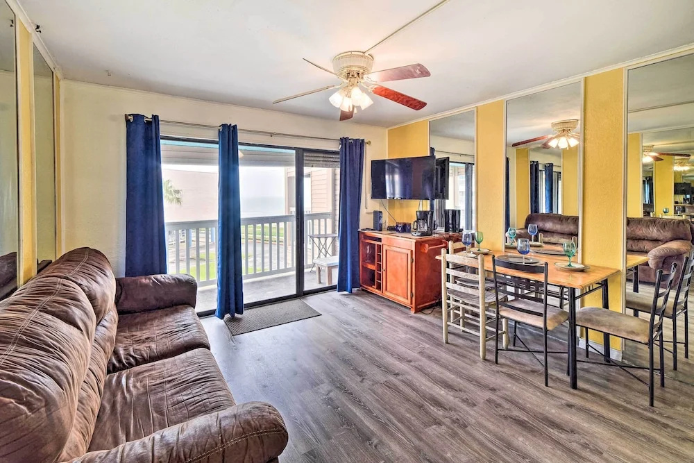Seaside Corpus Christi Condo at The Villa del Sol