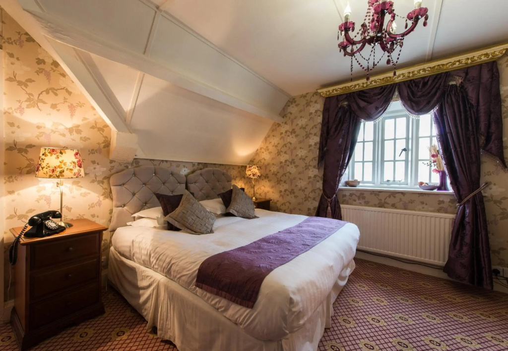 Maenan Abbey Hotel