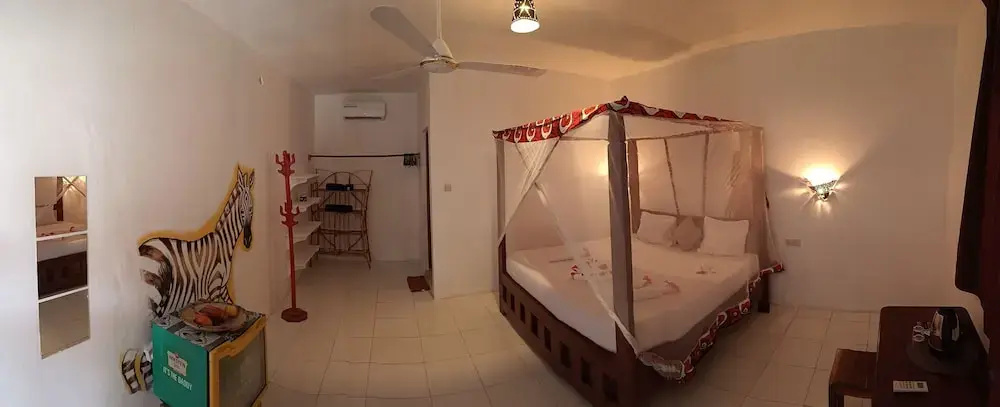Zanzi beach hotel